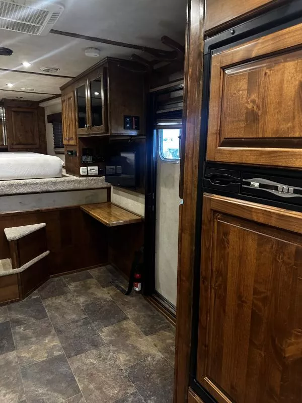 used Horse Trailers Elite Trailers  for sale, in Stephenville, TX Thumbnail 27