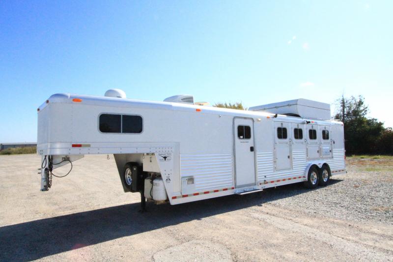 2003 Platinum 4H 12' SW Horse Trailer 2003 Platinum 4H 12' SW Horse Trailer