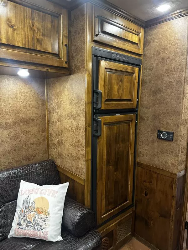 used Horse Trailers Platinum Coach  for sale, in Stephenville, TX Thumbnail 21