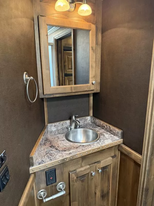 used Horse Trailers Elite Trailers  for sale, in Stephenville, TX Thumbnail 23