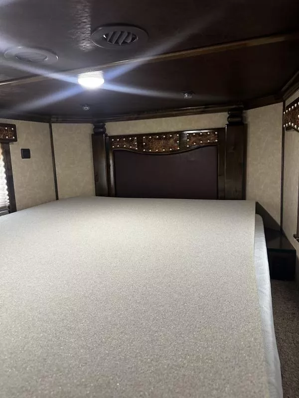 used Horse Trailers Elite Trailers  for sale, in Stephenville, TX Thumbnail 18