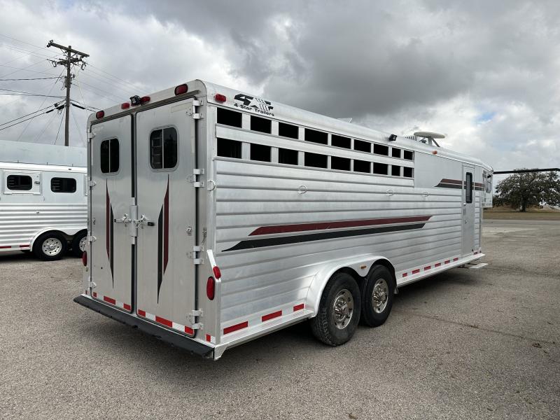 2001 4Star Trailers 4H LQ Horse Trailer Stephenville Trailers Hart