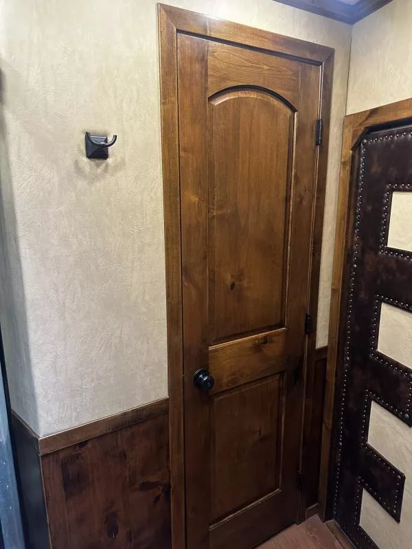 used Horse Trailers Platinum Coach  for sale, in Stephenville, TX Thumbnail 24