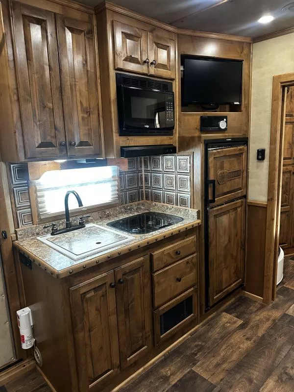 used Horse Trailers 4-Star Trailers  for sale, in Stephenville, TX Thumbnail 27