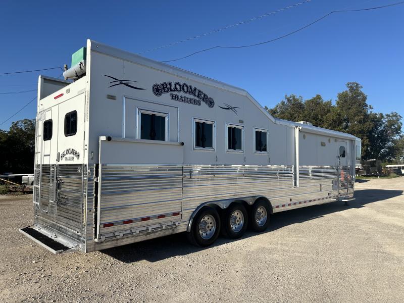 used Horse Trailers Bloomer  for sale, in Stephenville, TX Thumbnail 6