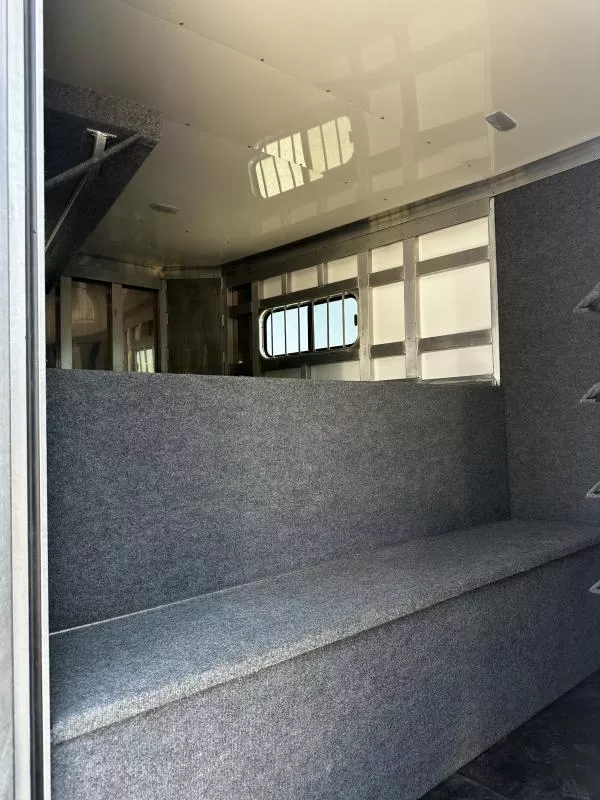 used Horse Trailers Bloomer  for sale, in Stephenville, TX Thumbnail 4