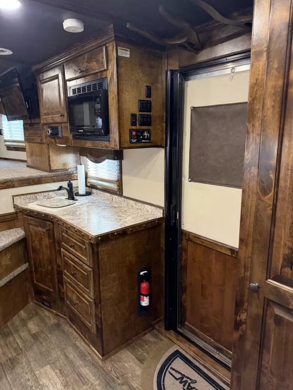 used Horse Trailers Hart Trailers  for sale, in Stephenville, TX Thumbnail 20