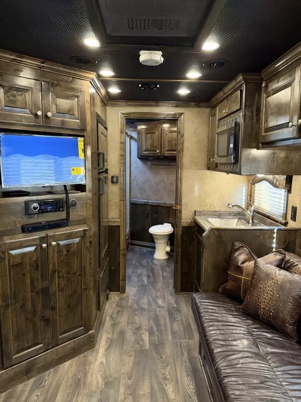 used Horse Trailers Platinum Coach  for sale, in Stephenville, TX Thumbnail 20