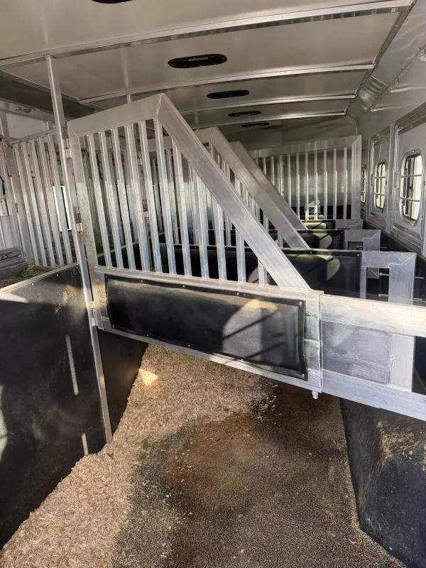 used Horse Trailers Hart Trailers  for sale, in Stephenville, TX Thumbnail 6