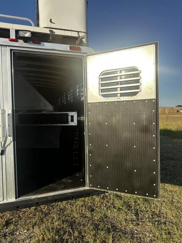 used Horse Trailers Platinum Coach  for sale, in Stephenville, TX Thumbnail 5