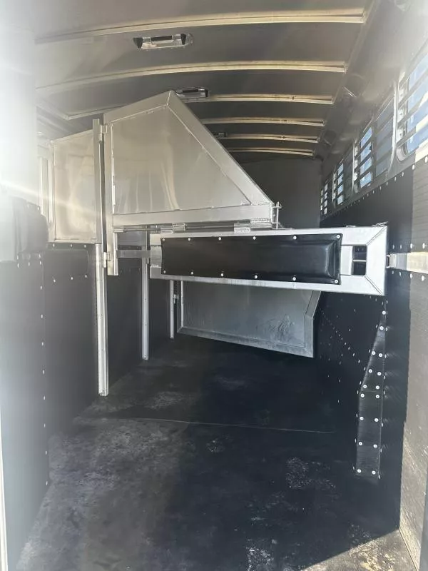 used Horse Trailers Platinum Coach  for sale, in Stephenville, TX Thumbnail 6