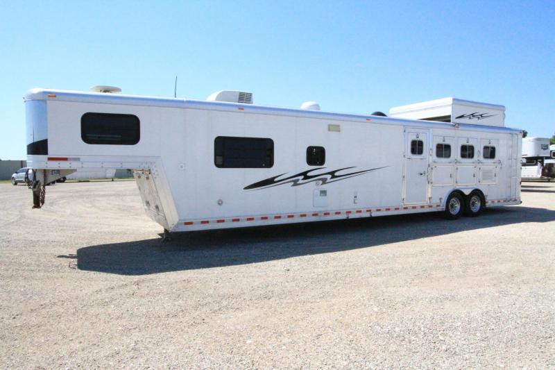 2004 Elite 4H 17'SW Horse Trailer 2004 Elite 4H 17'SW Horse Trailer