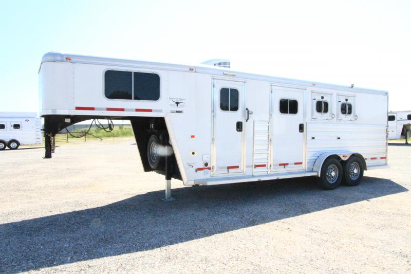 2015 Logan Coach Riot 2H 6'6 Weekend Pkg Midtack Horse Trailer 2015 Logan Coach Riot 2H 6'6 Weekend Pkg Midtack Horse Trailer