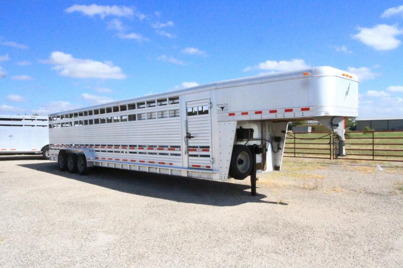 2001 Featherlite Stock Horse Trailer 2001 Featherlite Stock Horse Trailer