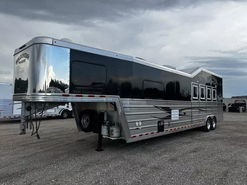 2013 Bloomer 4H 14' SW Horse Trailer