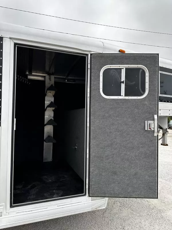 used Horse Trailers Platinum Coach  for sale, in Stephenville, TX Thumbnail 11