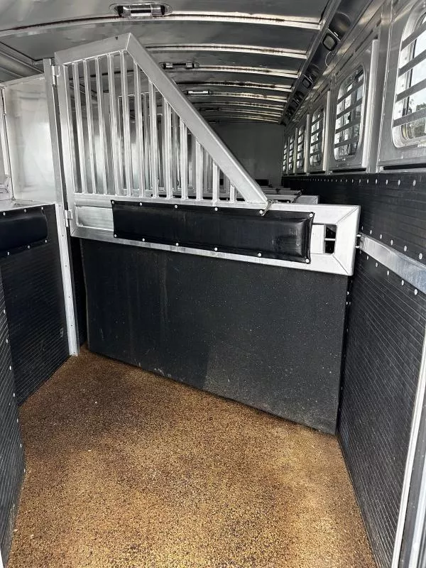 used Horse Trailers Platinum Coach  for sale, in Stephenville, TX Thumbnail 6