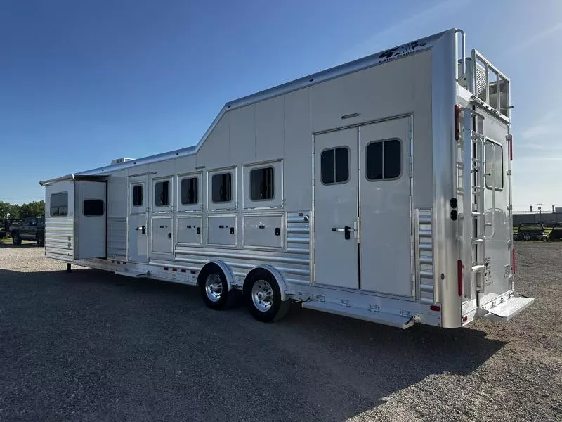 used Horse Trailers 4-Star Trailers  for sale, in Stephenville, TX Thumbnail 2