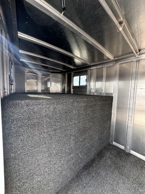 used Horse Trailers Featherlite  for sale, in Stephenville, TX Thumbnail 3