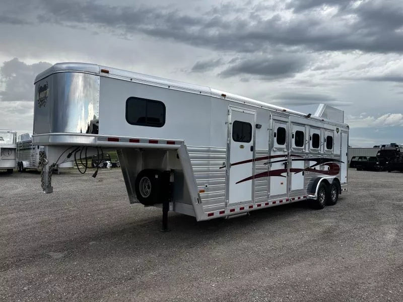 2018 Hart Trailers Tradition 4H Smarttack  Horse Trailer
