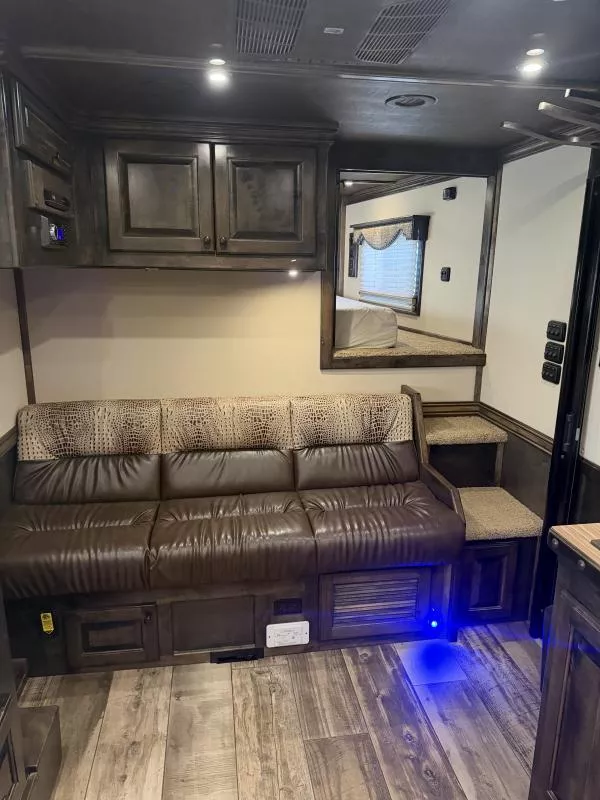 used Horse Trailers 4-Star Trailers  for sale, in Stephenville, TX Thumbnail 17