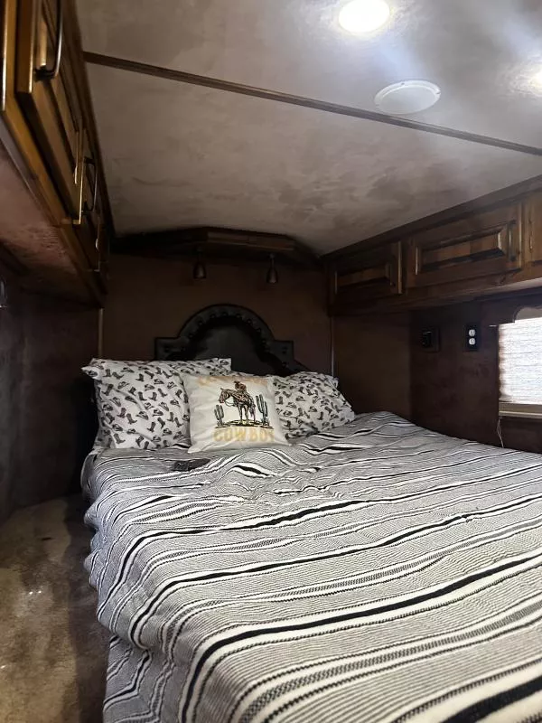 used Horse Trailers Platinum Coach  for sale, in Stephenville, TX Thumbnail 18