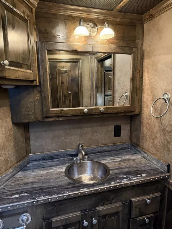 used Horse Trailers Platinum Coach  for sale, in Stephenville, TX Thumbnail 27