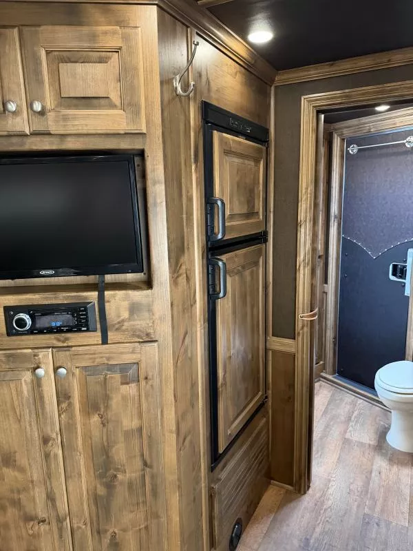 used Horse Trailers Elite Trailers  for sale, in Stephenville, TX Thumbnail 19