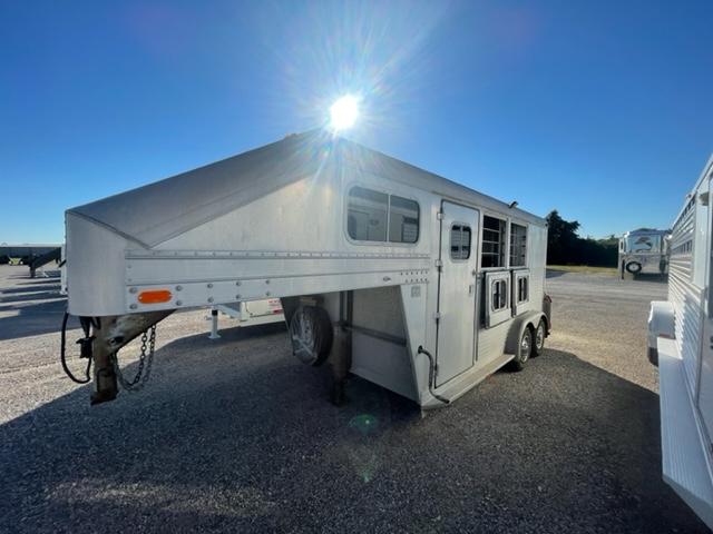 1993 4-Star Trailers 2H Horse Trailer 1993 4-Star Trailers 2H Horse Trailer
