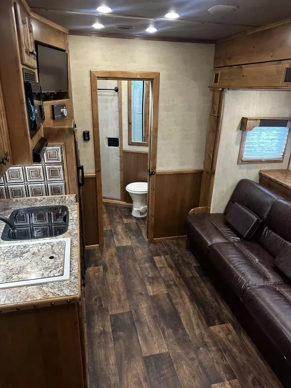 used Horse Trailers 4-Star Trailers  for sale, in Stephenville, TX Thumbnail 26
