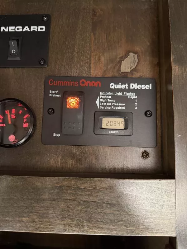 used Horse Trailers Platinum Coach  for sale, in Stephenville, TX Thumbnail 11