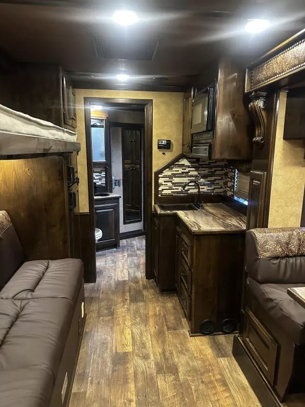 used Horse Trailers Platinum Coach  for sale, in Stephenville, TX Thumbnail 12