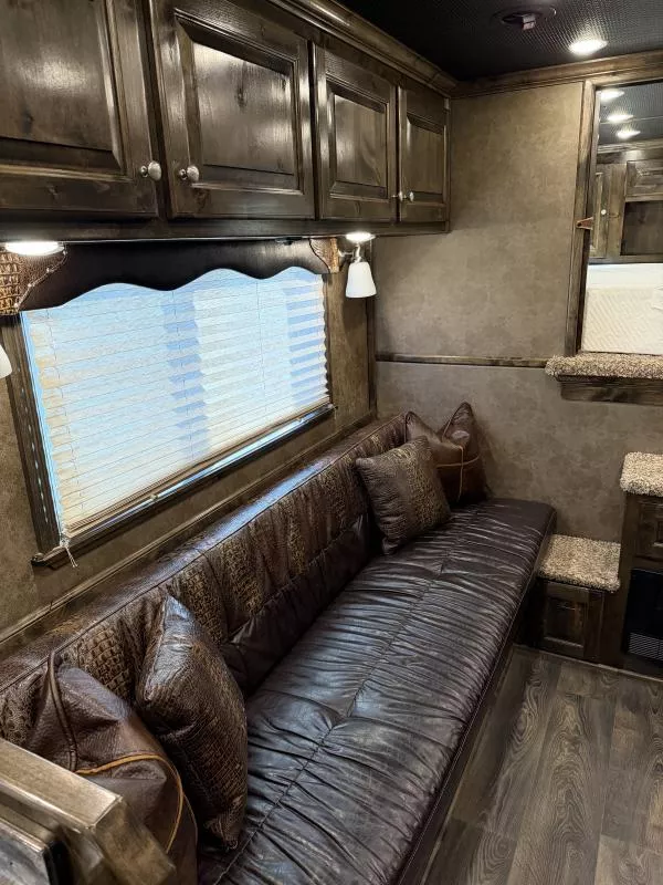 used Horse Trailers Platinum Coach  for sale, in Stephenville, TX Thumbnail 15
