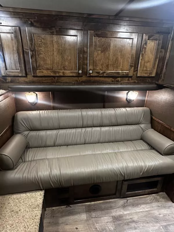 used Horse Trailers Platinum Coach  for sale, in Stephenville, TX Thumbnail 10
