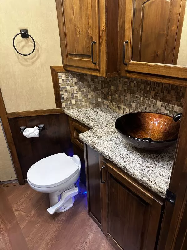 used Horse Trailers Platinum Coach  for sale, in Stephenville, TX Thumbnail 23