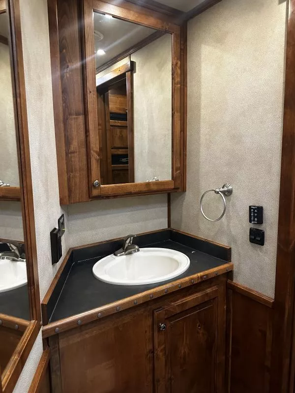 used Horse Trailers Elite Trailers  for sale, in Stephenville, TX Thumbnail 24