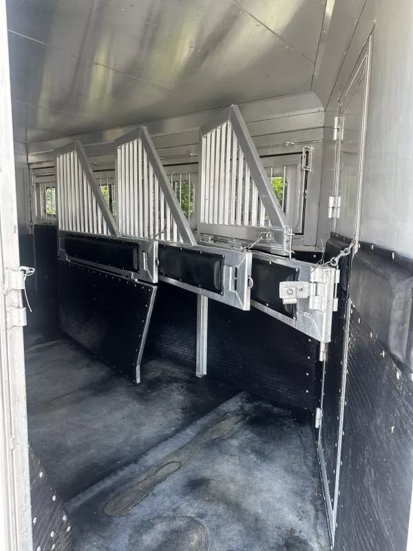 used Horse Trailers Platinum Coach  for sale, in Stephenville, TX Thumbnail 9