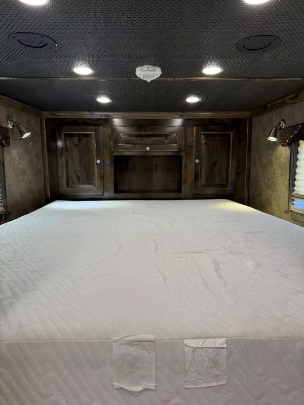 used Horse Trailers Platinum Coach  for sale, in Stephenville, TX Thumbnail 17