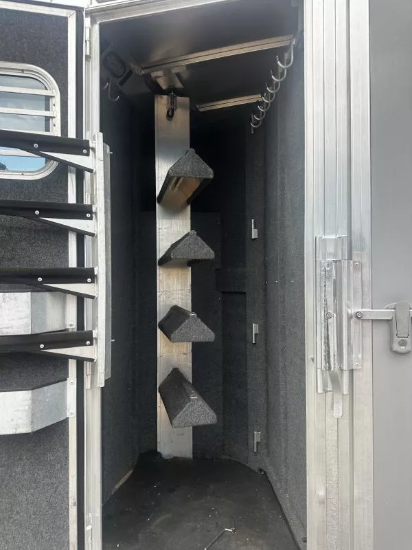 used Horse Trailers Elite Trailers  for sale, in Stephenville, TX Thumbnail 5