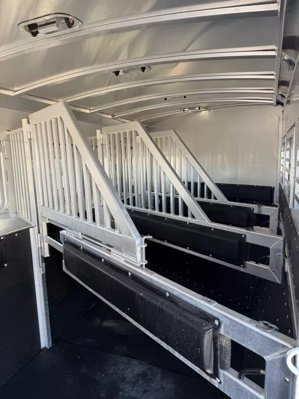 used Horse Trailers Platinum Coach  for sale, in Stephenville, TX Thumbnail 9