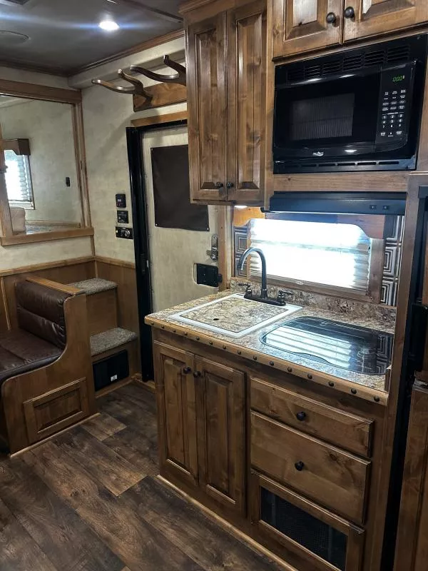 used Horse Trailers 4-Star Trailers  for sale, in Stephenville, TX Thumbnail 34