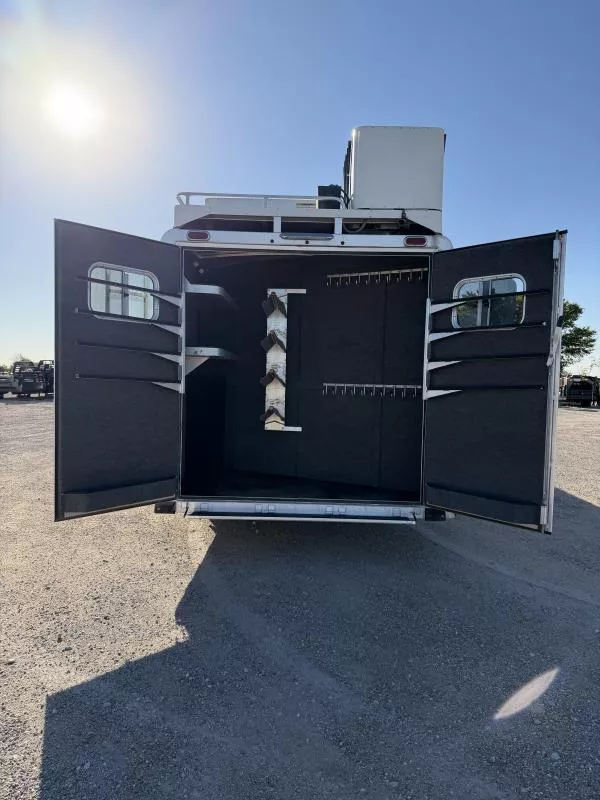 used Horse Trailers Platinum Coach  for sale, in Stephenville, TX Thumbnail 4