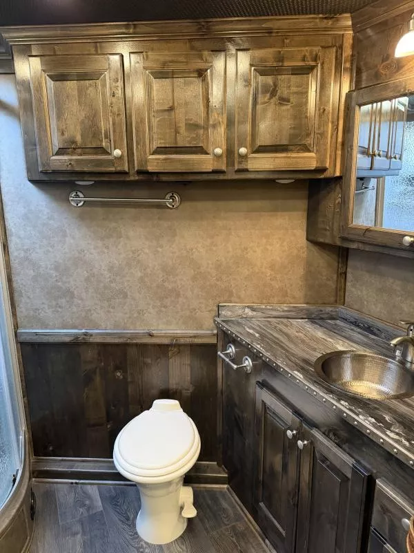 used Horse Trailers Platinum Coach  for sale, in Stephenville, TX Thumbnail 25