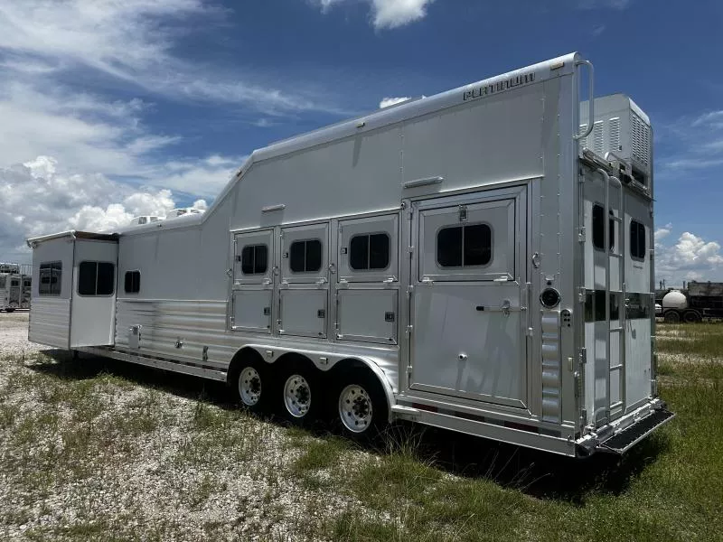 used Horse Trailers Platinum Coach  for sale, in Stephenville, TX Thumbnail 2