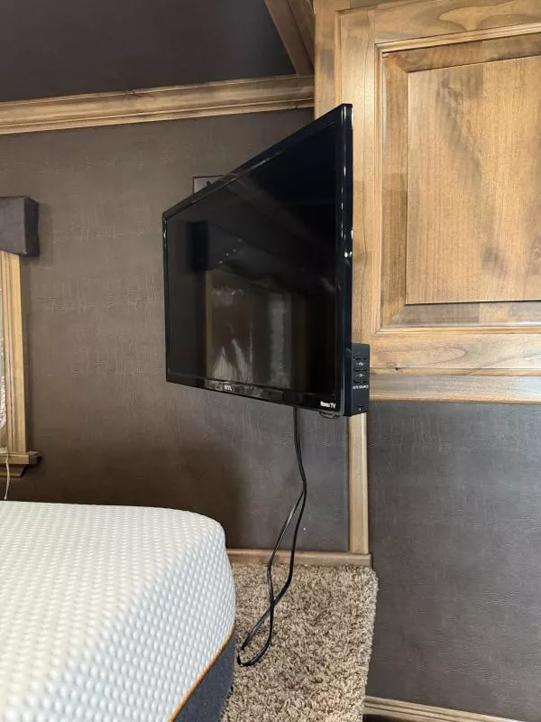 used Horse Trailers Elite Trailers  for sale, in Stephenville, TX Thumbnail 13