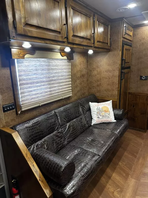 used Horse Trailers Platinum Coach  for sale, in Stephenville, TX Thumbnail 16
