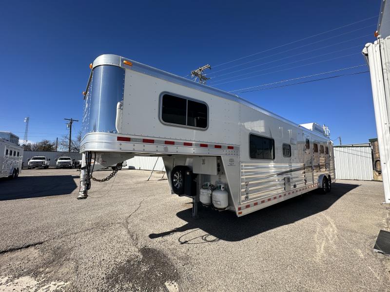 2021 Elite Trailers 4H 12'8 SW Horse Trailer 2021 Elite Trailers 4H 12'8 SW Horse Trailer