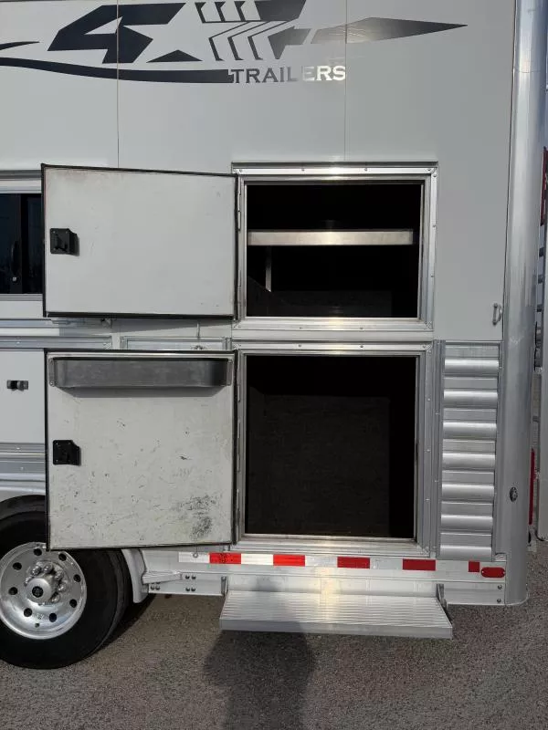 used Horse Trailers 4-Star Trailers  for sale, in Stephenville, TX Thumbnail 3