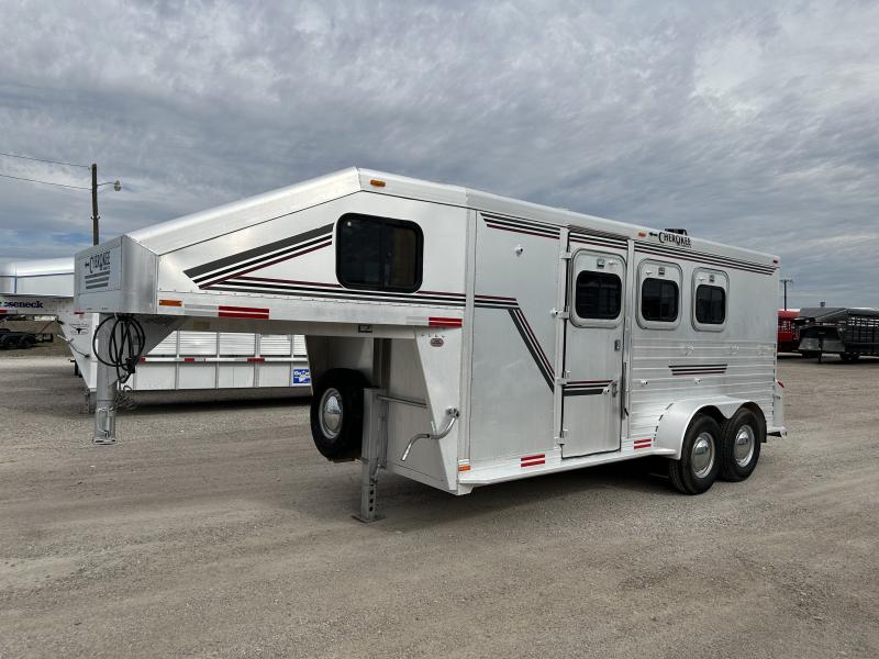 1995 Cherokee Trailers 3H GN 4' Dressing Room Horse Trailer 1995 Cherokee Trailers 3H GN 4' Dressing Room Horse Trailer