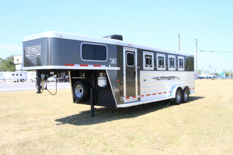 2017 Logan Coach Riot Horse Trailer 2017 Logan Coach Riot Horse Trailer
